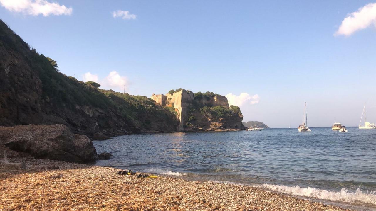 Case Dei Limoni Sul Mare Capoliveri  Eksteriør billede